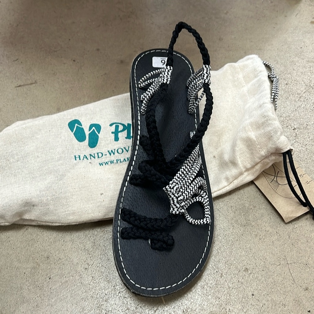 Plaka hand woven shoes